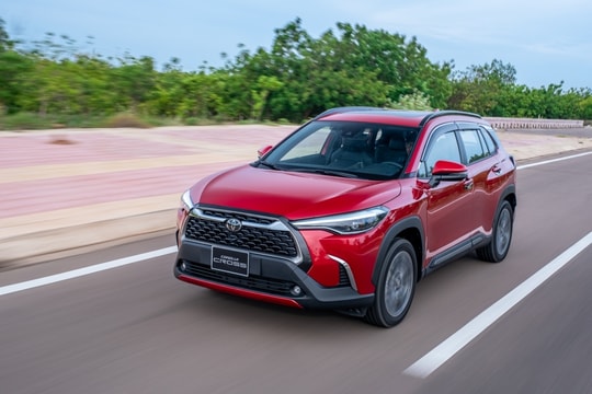 Toyota Corolla Cross tăng 5 triệu đồng với phiên bản 1.8G