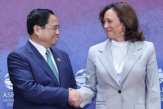 Thủ tướng Chính phủ Phạm Minh Chính gặp Phó Tổng thống Hoa Kỳ