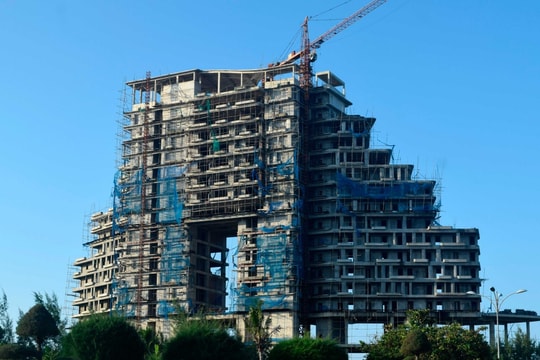 Cưỡng chế hơn 10 tỷ đồng tiền thuế với chủ dự án "ôm" đất vàng ven biển Quảng Bình
