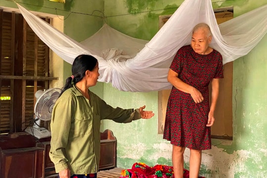 Gần 20 năm chăm sóc em họ là nạn nhân chất độc da cam