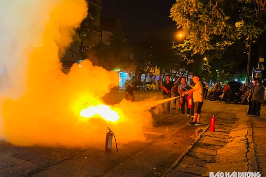 12 huyện, thị xã, thành phố đồng loạt thực tập phương án phòng cháy, chữa cháy