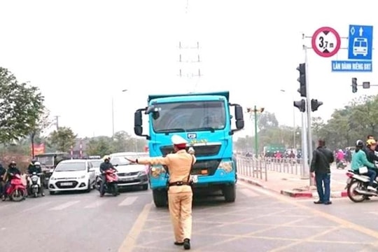 Đi xe vào làn đường BRT bị phạt bao nhiêu tiền?
