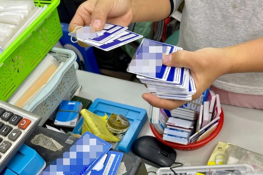 Nhiều đại lý vẫn bán SIM và kích hoạt cho khách
