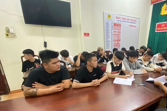 Tạm giam 18 côn đồ tham gia đánh, chém người tại TP Huế