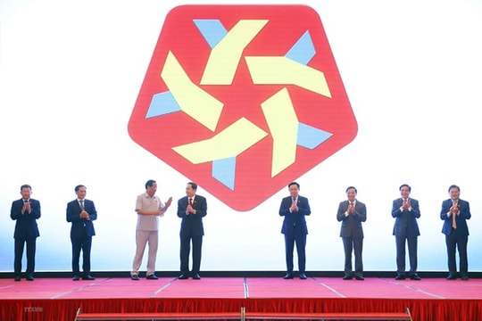 Chủ tịch Quốc hội làm việc với Ban Tổ chức Hội nghị Nghị sĩ Trẻ toàn cầu