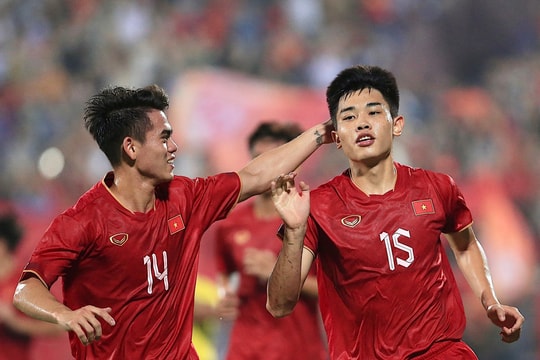 Tung đội hình dự bị, U23 Việt Nam hoà thất vọng U23 Singapore