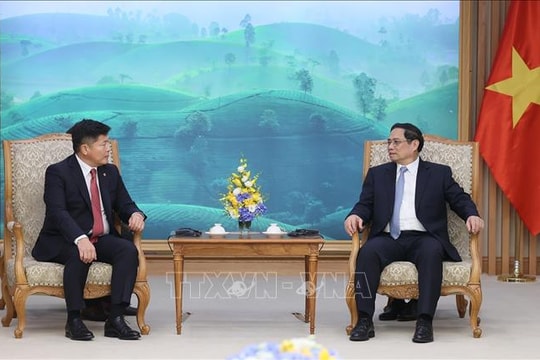 Thủ tướng Phạm Minh Chính tiếp Bộ trưởng Bộ Tư pháp và Nội vụ Mông Cổ