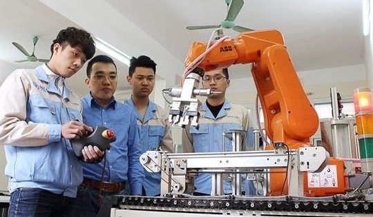 Mức lương của giáo viên, viên chức dạy nghề thay đổi như thế nào từ ngày 15/10?