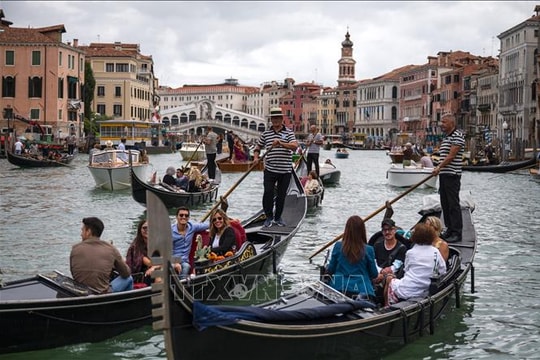 Thành phố Venice thử nghiệm thu phí du lịch trong ngày