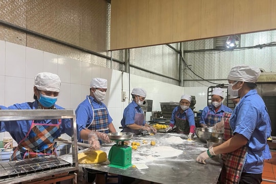Cơ sở sản xuất bánh kẹo ở Hải Dương chuẩn bị nguồn hàng phục vụ Tết Trung thu