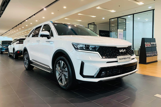 Nhiều xe Kia ở Việt Nam đồng loạt giảm giá