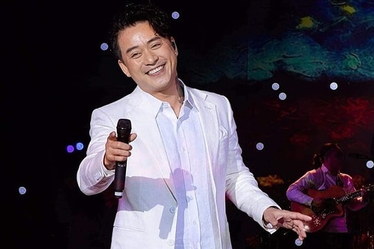 Vietnamese singer gets invite to Super Bowl