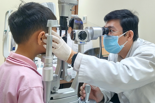 Bệnh đau mắt đỏ lây lan cả nước