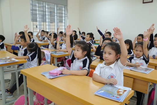 Không dùng tiền mặt để tránh lạm thu: Liệu có khả thi?