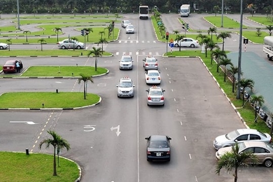 Đề xuất bỏ hình thức trắc nghiệm trên giấy khi thi bằng lái ô tô