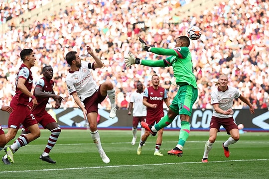 West Ham 1-3 Man City: Doku, Haaland giúp City ngược dòng