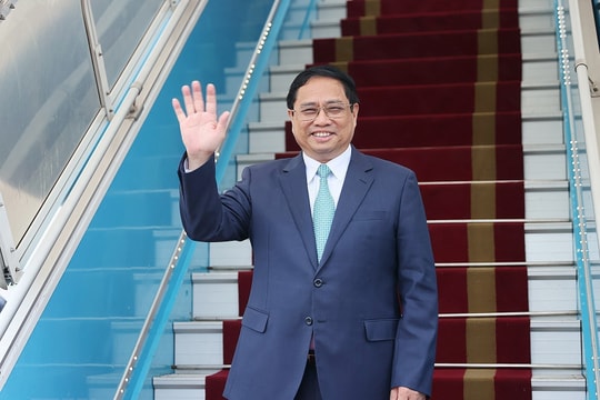 Thủ tướng Phạm Minh Chính lên đường dự Hội nghị CABIS ở Trung Quốc