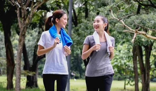 Bốn biểu hiện khi đi bộ cảnh báo bệnh tật đang đến gần