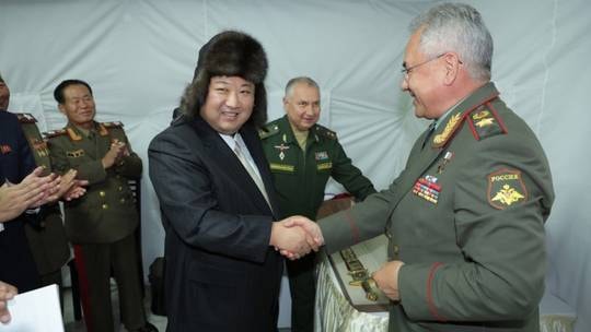 Ông Kim Jong-un nhận được món quà bất ngờ từ thống đốc Nga