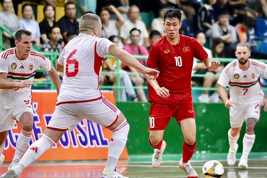 Tuyển futsal Việt Nam thua đậm Hungary