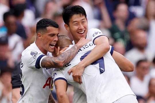 Trận cầu siêu kịch tính giữa Tottenham và Sheffield đi vào lịch sử Ngoại hạng Anh
