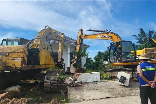 Cưỡng chế đối với 14 trường hợp vi phạm về đất đai trên đảo Phú Quốc