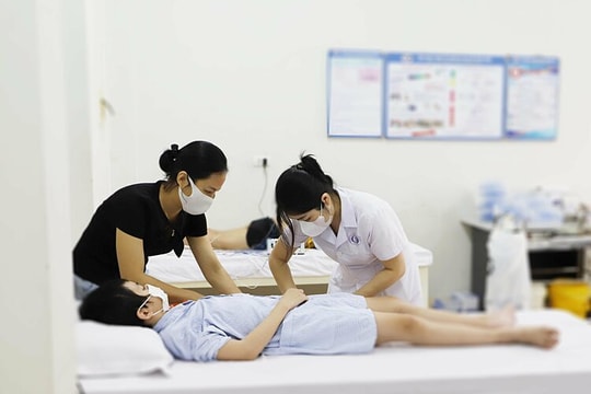 Bé 10 tuổi bị đột quỵ não