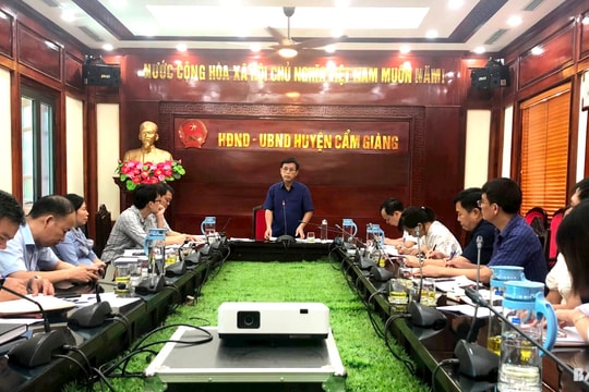 Bộ phận “một cửa” một số đơn vị ở Cẩm Giàng còn chật hẹp