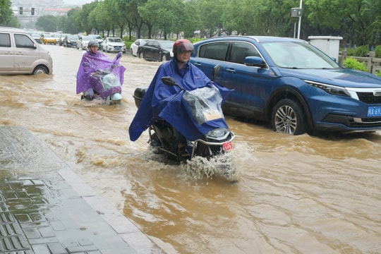 Trung Quốc kích hoạt ứng phó khẩn cấp lũ lụt tại nhiều địa phương