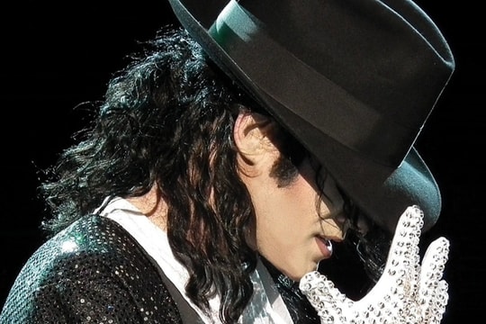 Đấu giá chiếc mũ phớt của huyền thoại Michael Jackson