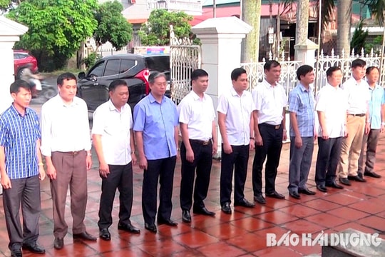 Kim Thành dâng hoa kỷ niệm 78 năm ngày thành lập Chi bộ đảng đầu tiên