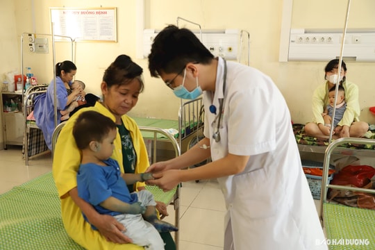 Trẻ mắc tay - chân - miệng ở Hải Dương nhập viện điều trị cao nhất từ đầu năm