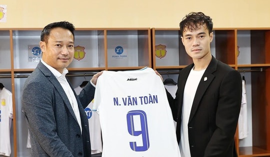 Câu lạc bộ Nam Định chính thức có Văn Toàn