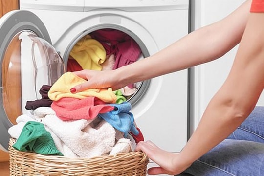 8 thói quen khiến quần áo giặt rồi vẫn bẩn