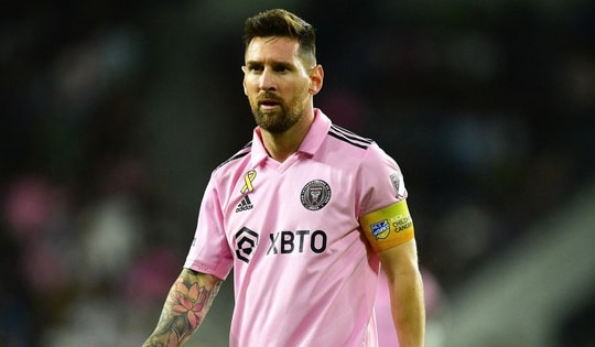 Messi rời sân phút 37 vì chấn thương, Inter Miami vẫn thắng đậm