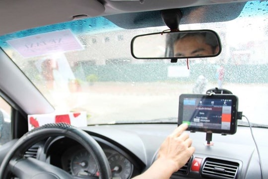 Lái xe và camera giám sát