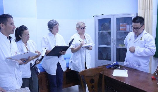 Ho Chi Minh city hospital opens traditional medicine class for foreigners