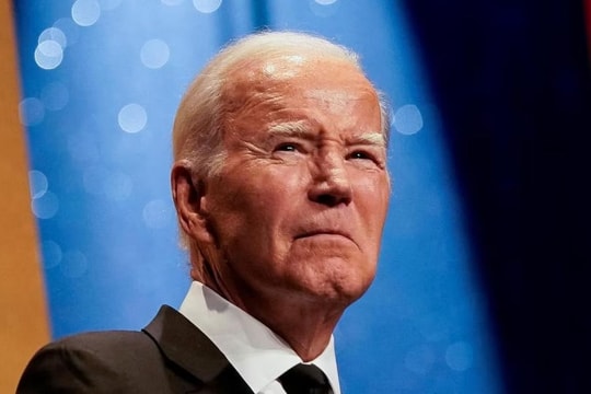 Tổng thống Biden tiêm vaccine cập nhật ngừa Covid-19, kêu gọi người dân làm theo