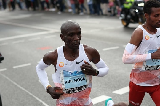 Kipchoge lần thứ năm vô địch Berlin Marathon