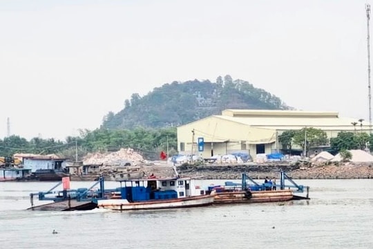 Dừng hoạt động phà trọng tải 90 tấn tại bến Phà Đụn ở Quảng Ninh