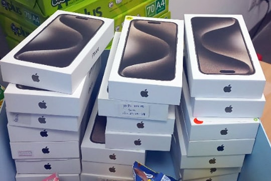 20 chiếc iPhone 15 "xách tay" bị thu ở sân bay Đà Nẵng