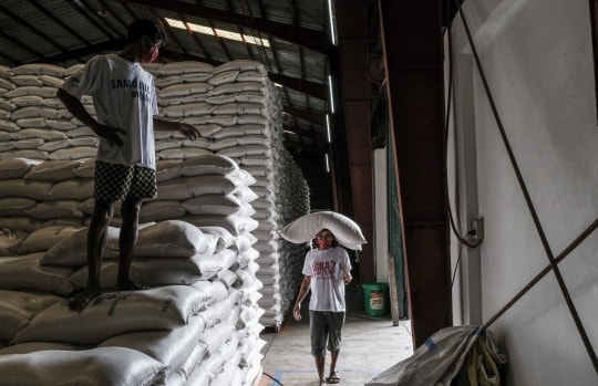 Tổng thống Philippines bác đề xuất giảm thuế nhập khẩu gạo