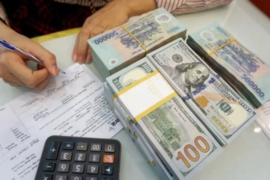 Giá USD tăng mạnh, vượt 24.600 đồng/USD