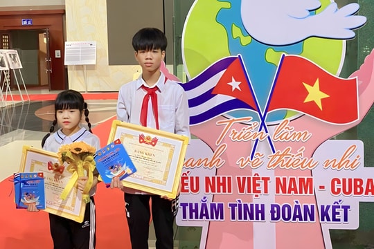2 anh em ruột ở TP Hải Dương cùng giành giải thưởng tại Cuộc thi vẽ tranh về Việt Nam - Cuba