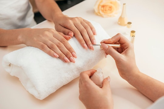 5 mẹo giúp móng tay chắc khỏe khi làm nail