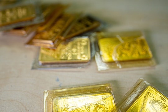 Giá vàng lại lao dốc
