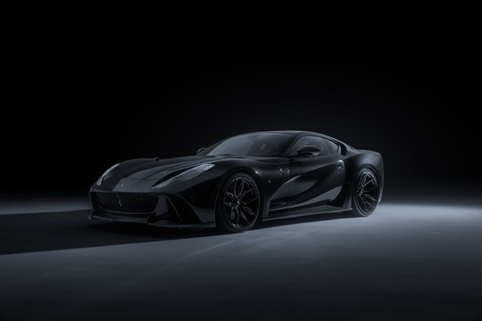Siêu xe Ferrari 812 Superfast với gói độ giới hạn 3 chiếc toàn cầu