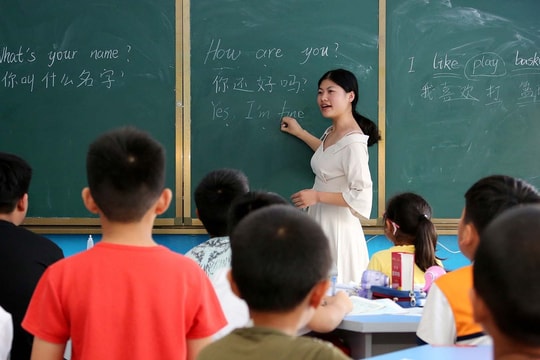 Loạt quốc gia đề xuất loại tiếng Anh khỏi môn bắt buộc