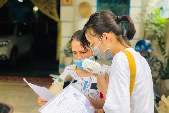 Liên tiếp các khoản thu chi vô lý đầu năm học khiến phụ huynh dậy sóng