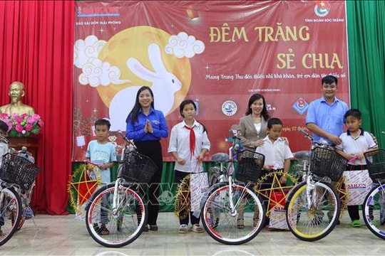Gần 6 triệu trẻ em được trao quà dịp Tết Trung thu